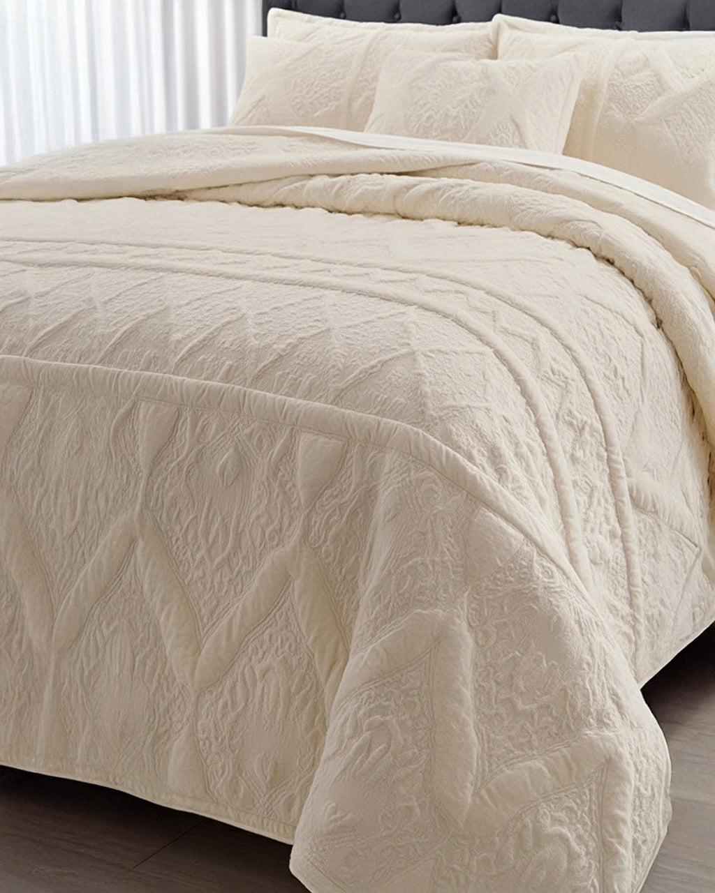 Luxury Gold Aurelian
